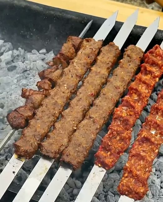 Adana şiş / Adana-Spieße